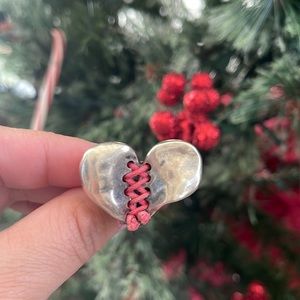 Brand new uno de 50 mended heart ring